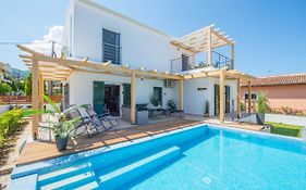 Acharavi Beach Villa